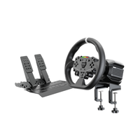 MOZA R5 Pro Racing Simulator Bundle RS105 全体像 - ステアリングホイール、ホイールベース、ペダル、デスククランプを組み立てた状態