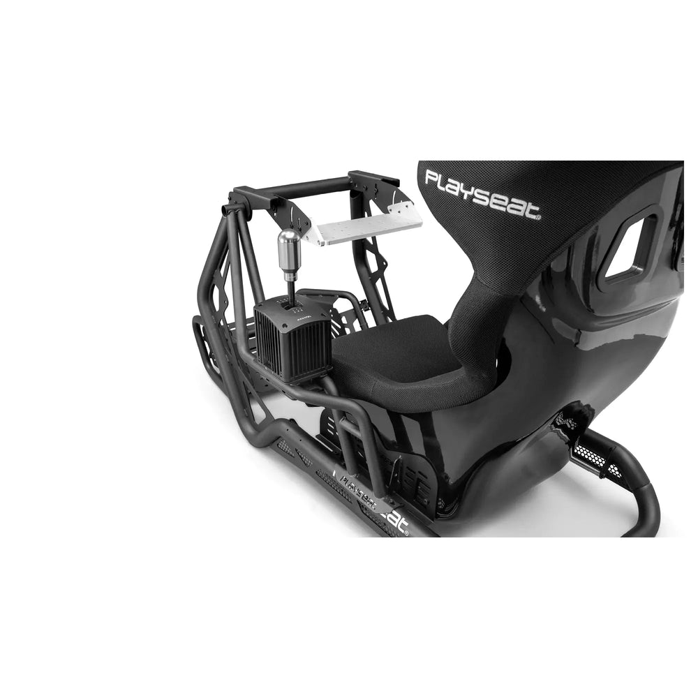 Playseat Sensation PROにシフターを取り付けた使用イメージ（左）