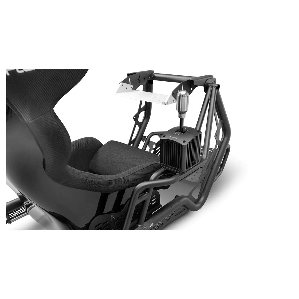 Playseat Sensation PROにシフターを取り付けた使用イメージ（右）